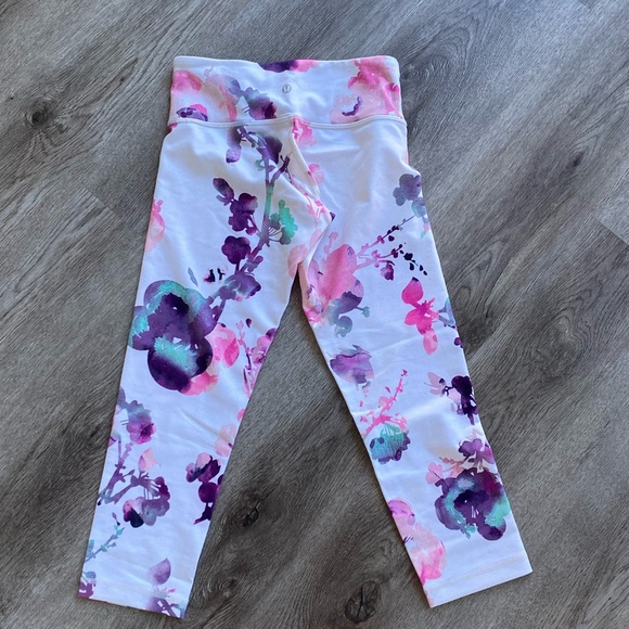 Lululemon 21” Tights - Picture 2 of 3